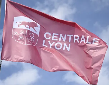 drapeau école ingénieur Centrale Lyon