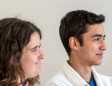 échanges entre élèves ingénieurs sur les stages