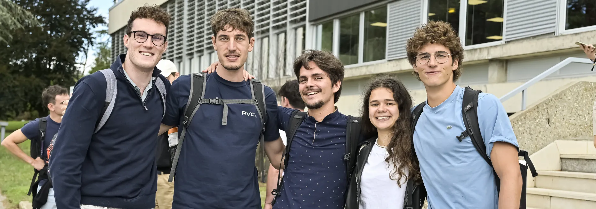 élèves ingénieurs sur le campus de Centrale Lyon