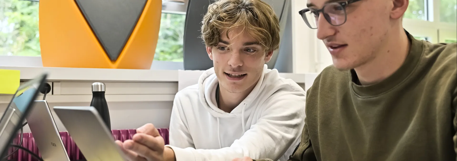 élèves ingénieurs en cours d'informatique