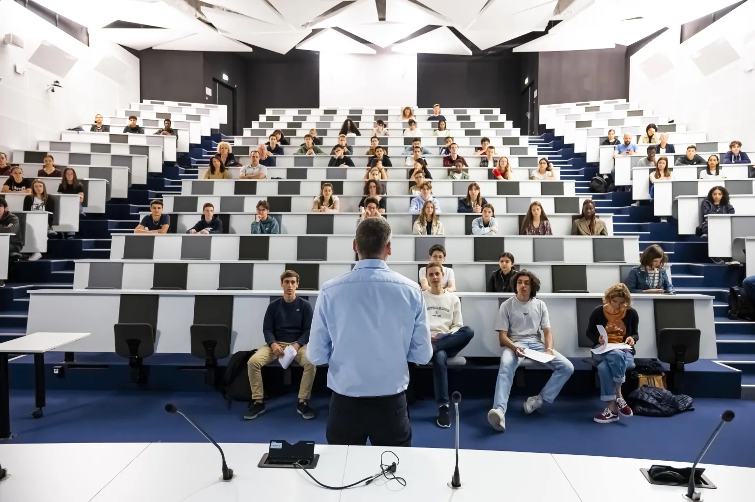 cours en amphithéâtre