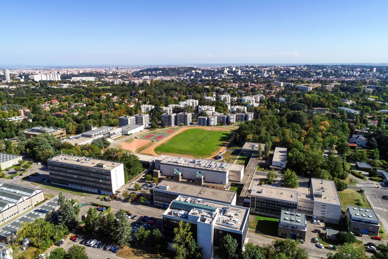 vue aérienne campus Centrale Lyon à écully