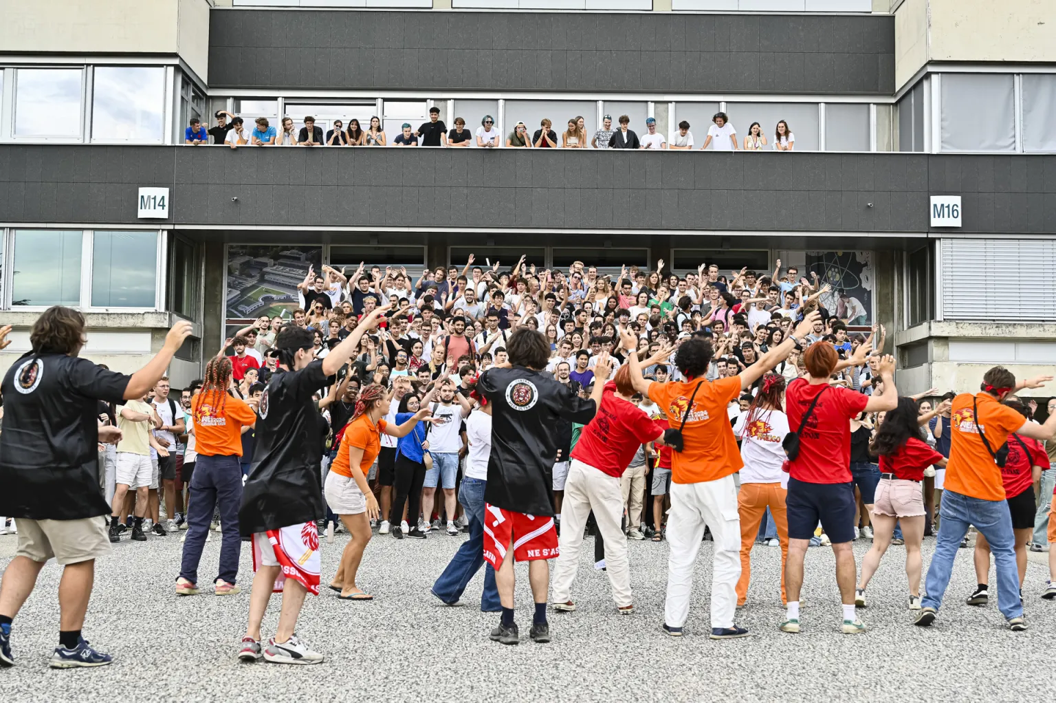 Group of students at the start of the school year at Centrale Lyon