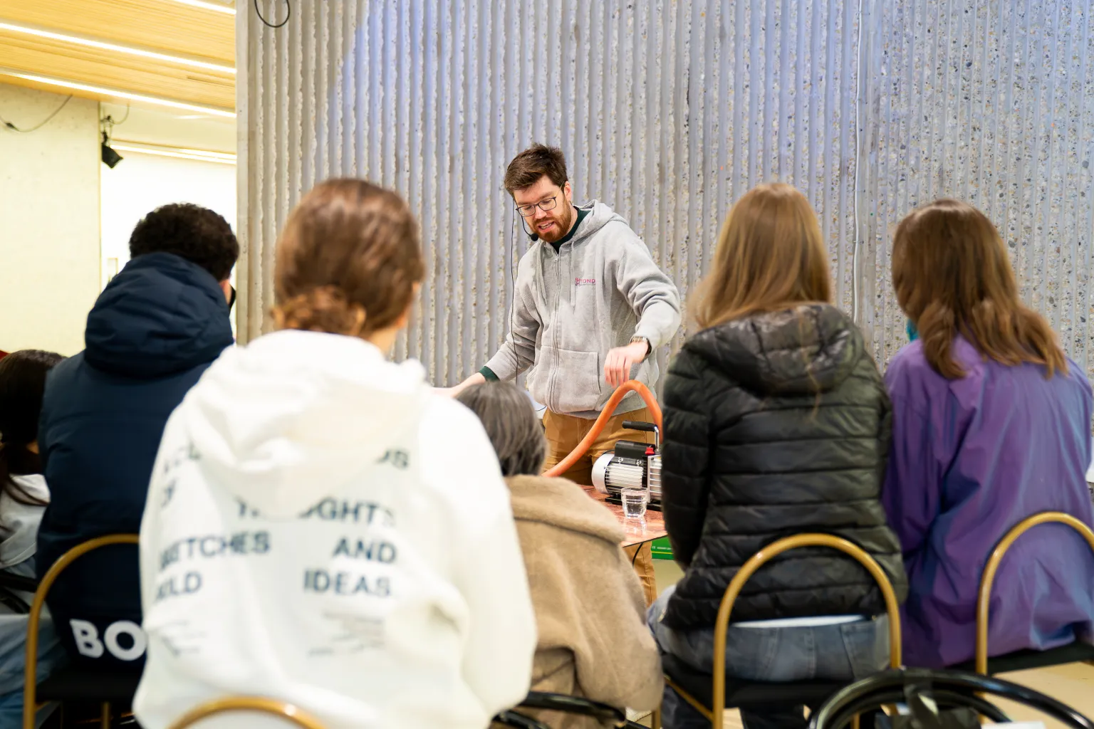 atelier scientifique à la journée de l'ingénierie de lyon