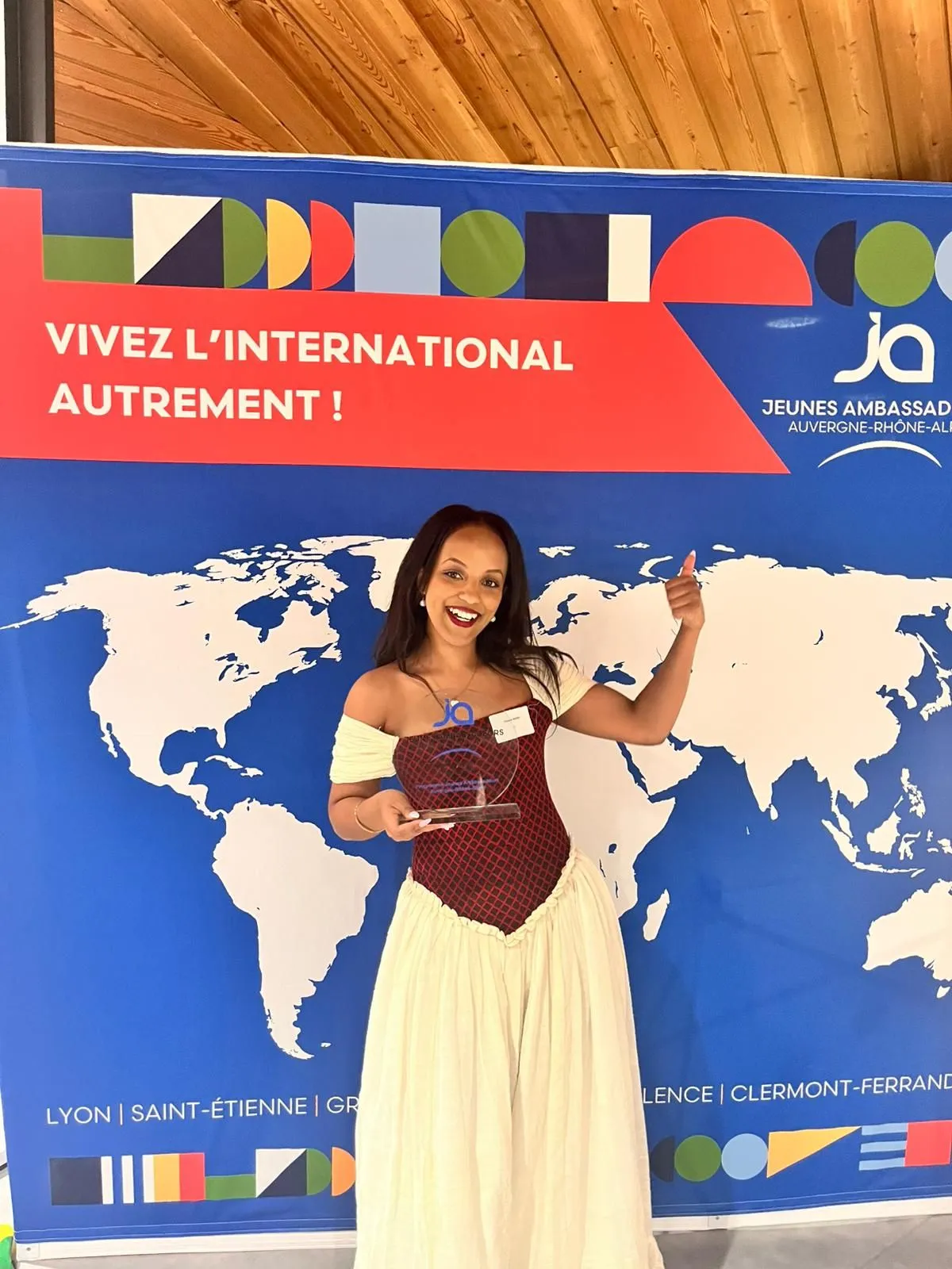 Tithitina Siged lauréate du trophée des jeunes ambassadeurs