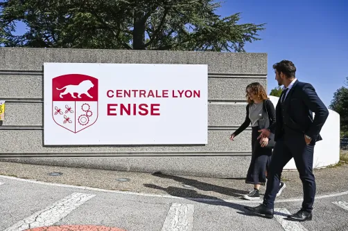 entrée campus Centrale Lyon à saint-etienne